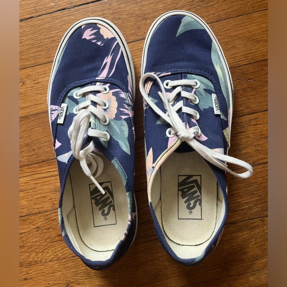 Vans Tropical Print Low Top Shoes